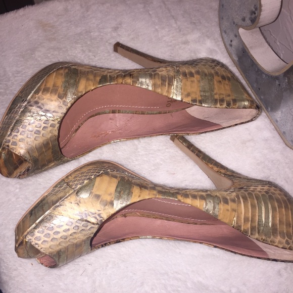 Vince Camuto Renees2 Peep Toe Platform Heels - Picture 5 of 8